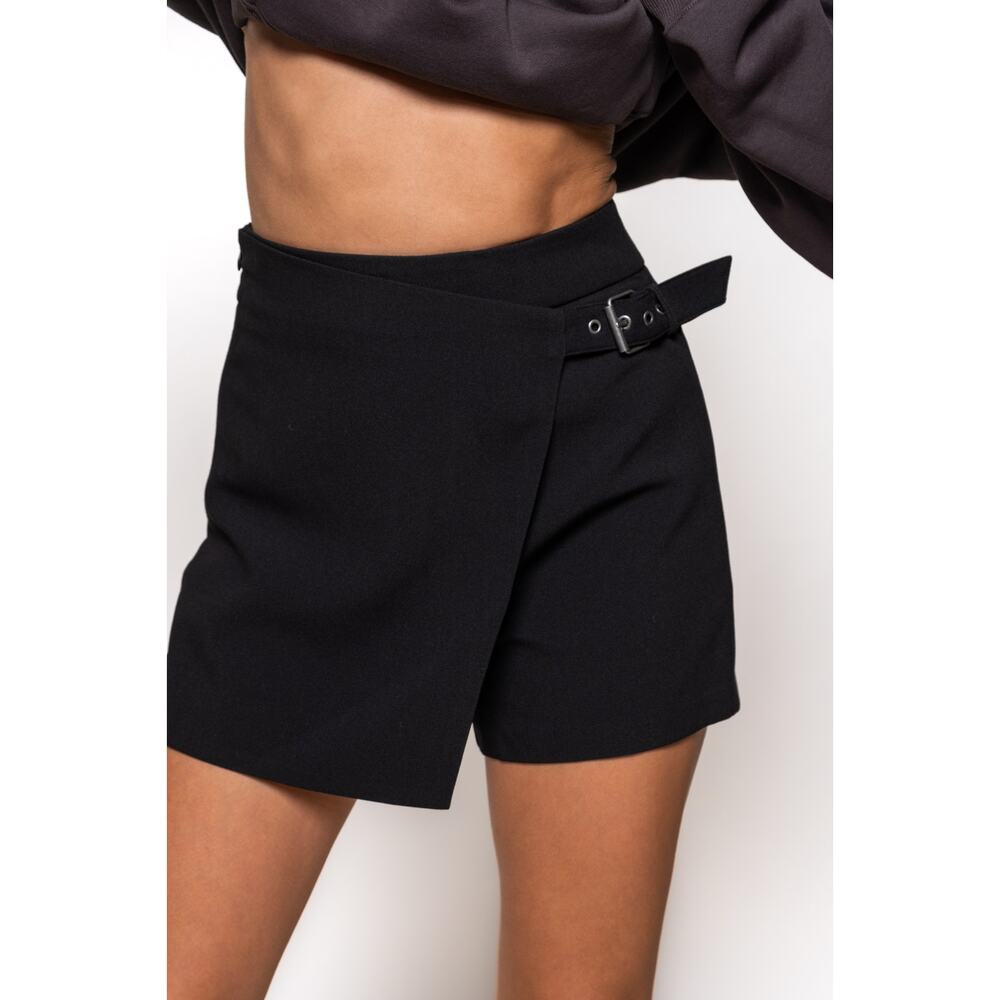 Steve Madden Buckle Skort Mini Skirt Shorts Black Highwaist XS - Picture 2 of 7